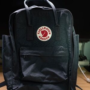 Brand New KÅNKEN LAPTOP 15"